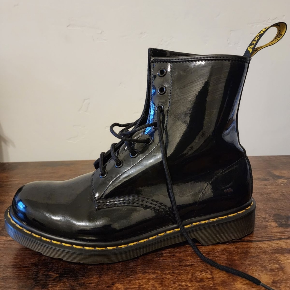 EUC Dr. Martens 1460 Patent Leather Boots! - Picture 4 of 13